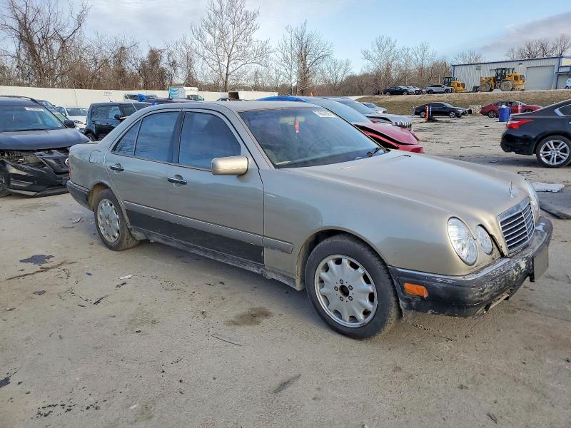 Photo 4 from auction – 1996 MERCEDES-BENZ E 300D with VIN WDBJF20F6TJ013223