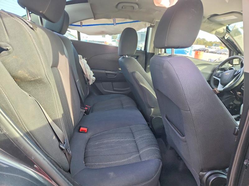 Photo 10 from auction – 2019 CHEVROLET SONIC with VIN 1G1JD5SBXK4102205