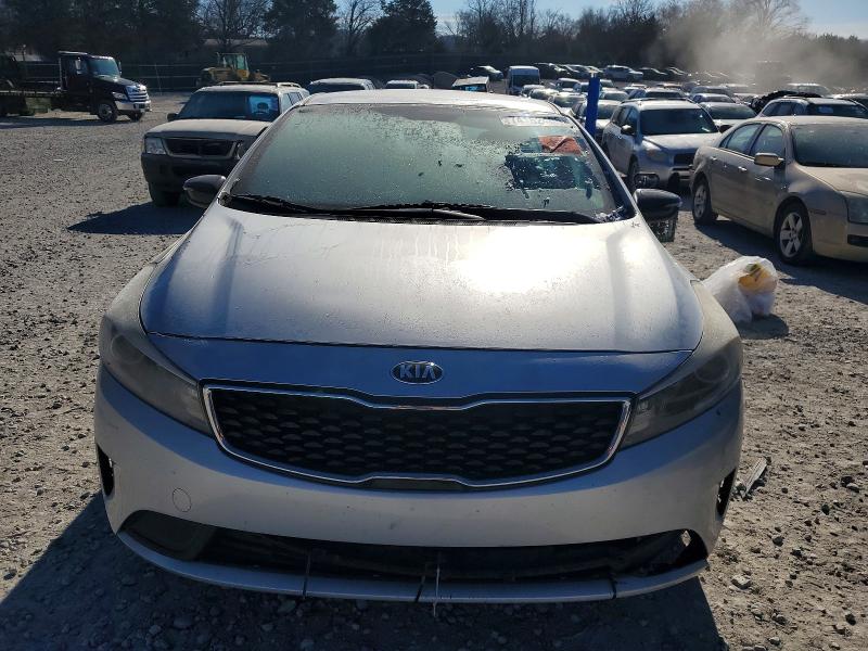 صورة رقم 5 من المزاد - 2017 KIA FORTE مع VIN KNAFK5A8XH5697873