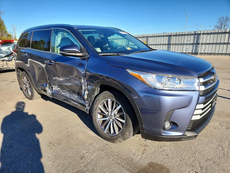 Zdjęcie 4 z aukcji – 2018 TOYOTA HIGHLANDER z VIN 5TDJZRFHXJS490442
