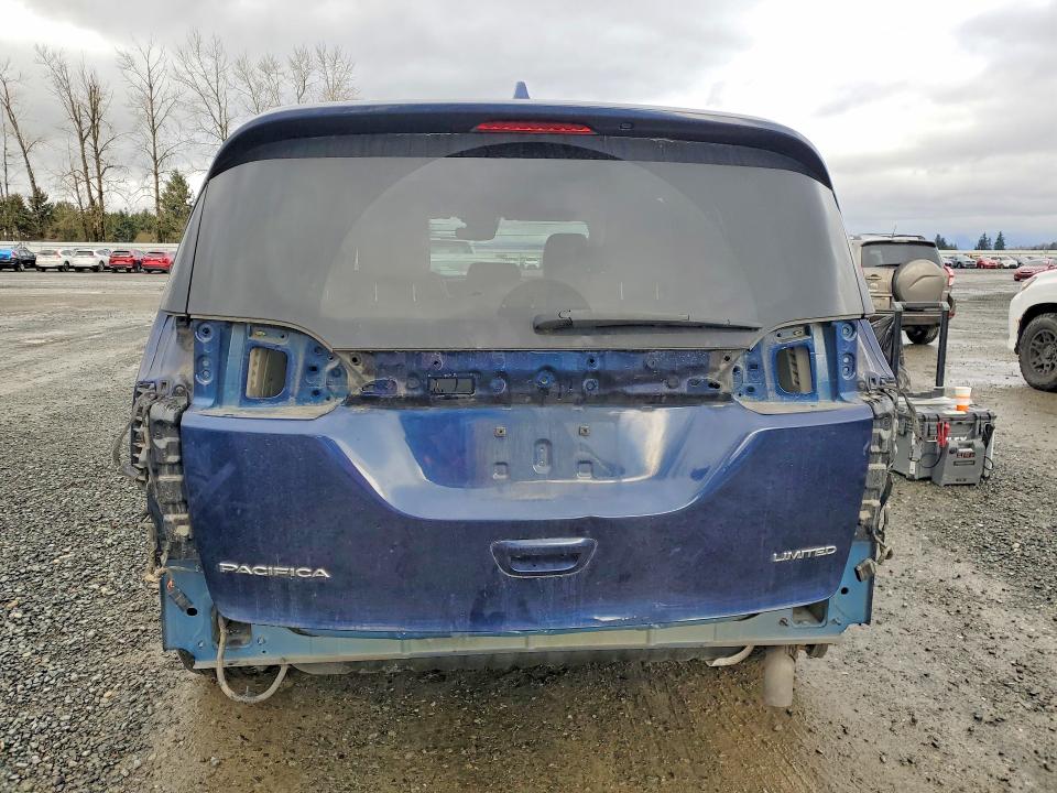 Photo 6 from auction – 2018 CHRYSLER PACIFICA L with VIN 2C4RC1GGXJR158893