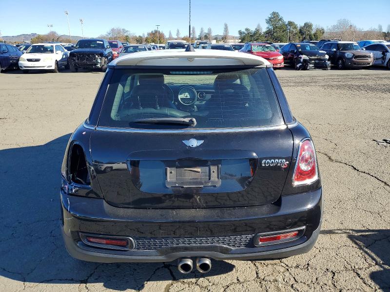 Photo 6 from auction – 2011 MINI COOPER with VIN WMWSV3C59BTY14763