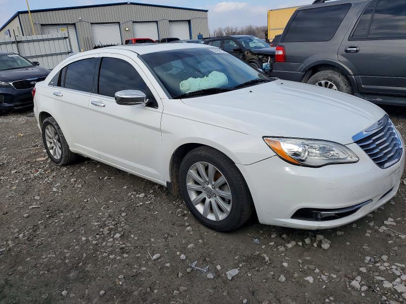 Photo 4 from auction – 2014 CHRYSLER 200 with VIN 1C3CCBCG5EN185265