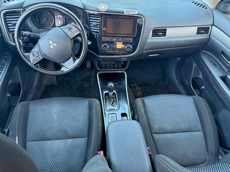 Photo 9 from auction – 2017 MITSUBISHI OUTLANDER with VIN JA4AZ3A39HZ003548