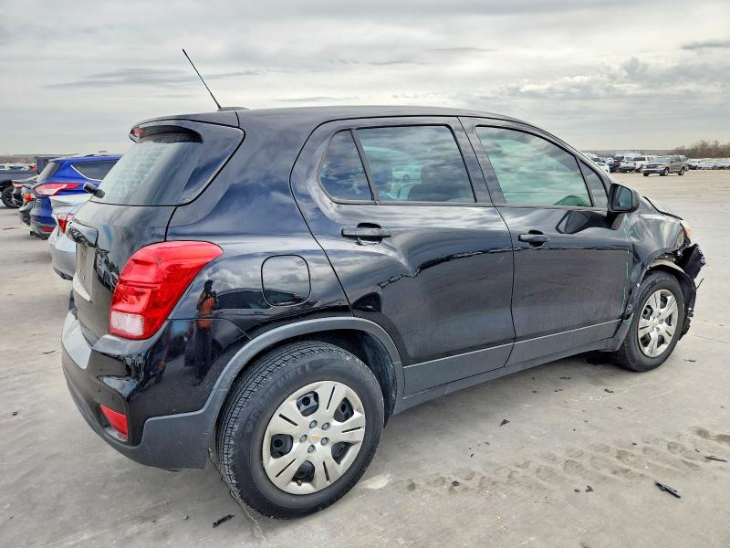 Photo 3 from auction – 2017 CHEVROLET TRAX LS with VIN 3GNCJKSB7HL285600