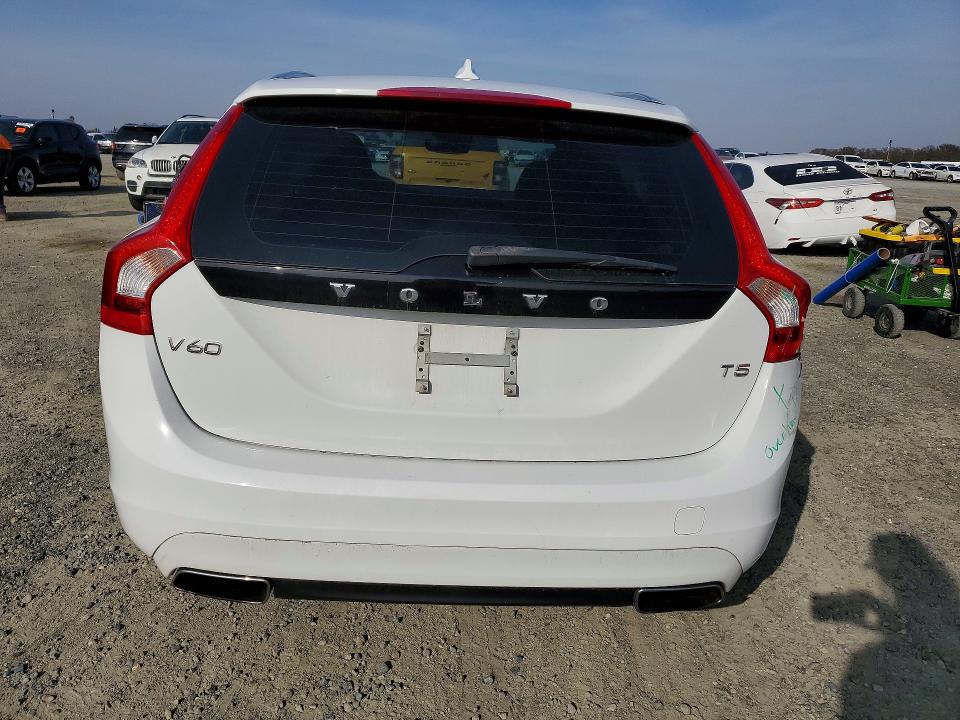 Photo 6 from auction – 2017 VOLVO V60 T5 PRE with VIN YV140MEK3H1347440