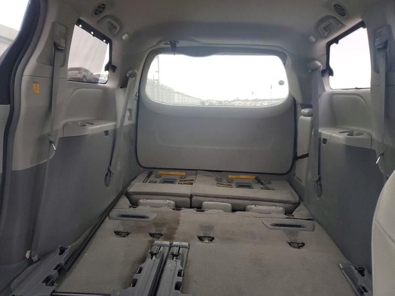 Foto 10 de la subasta – 2012 TOYOTA SIENNA con VIN 5TDYK3DC1CS276305