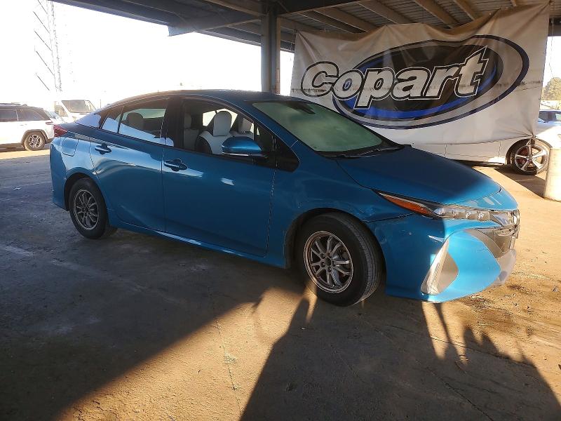 Photo 4 from auction – 2018 TOYOTA PRIUS PRIM with VIN JTDKARFP0J3082441
