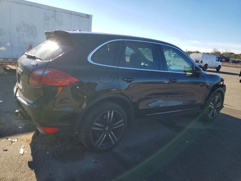 Photo 3 from auction – 2013 PORSCHE CAYENNE with VIN WP1AA2A26DLA05414