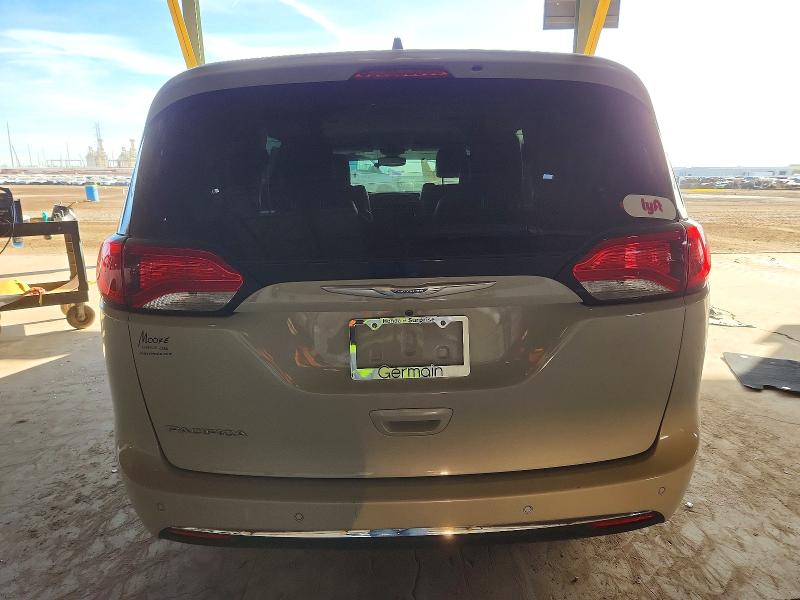 Photo 6 from auction – 2017 CHRYSLER PACIFICA T with VIN 2C4RC1EG8HR560215