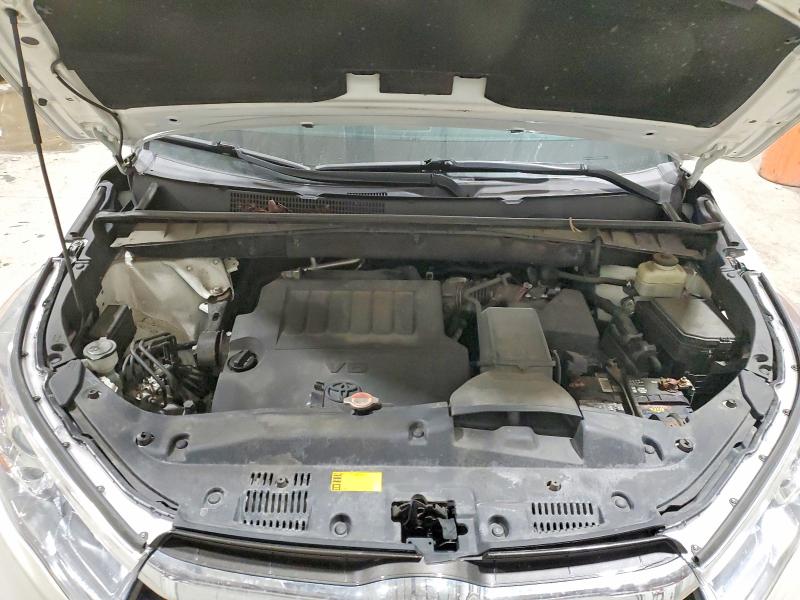 Photo 12 from auction – 2016 TOYOTA HIGHLANDER with VIN 5TDDKRFH2GS296188