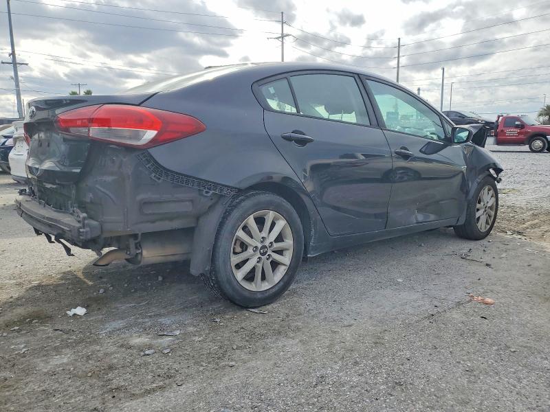Photo 3 from auction – 2017 KIA FORTE LX with VIN 3KPFL4A77HE015148