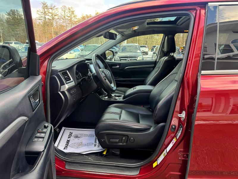 Photo 9 from auction – 2019 TOYOTA HIGHLANDER with VIN 5TDKZRFH6KS574621