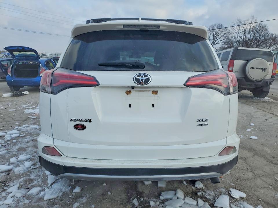 Photo 6 from auction – 2018 TOYOTA RAV4 ADVEN with VIN JTMRFREV5JJ244544