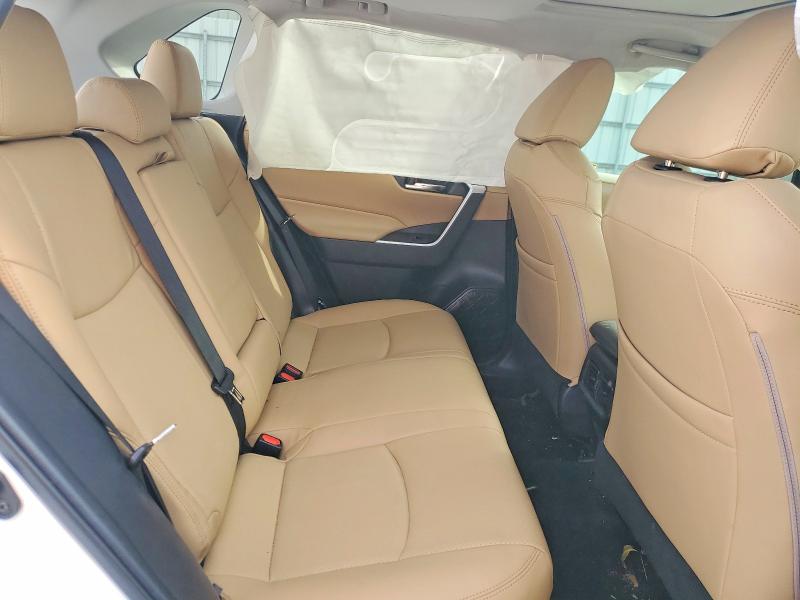 Photo 11 from auction – 2022 TOYOTA RAV4 XLE with VIN 2T3W1RFV9NC181229