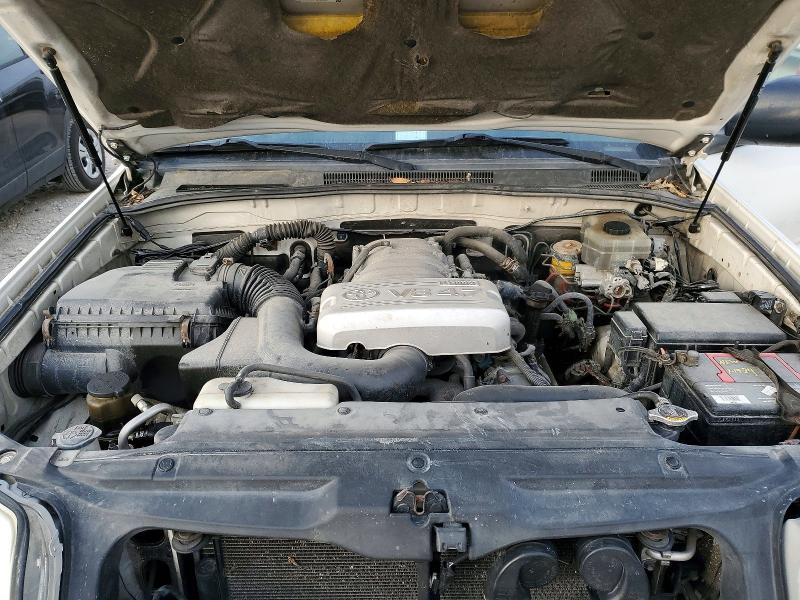Photo 12 from auction – 2004 TOYOTA 4RUNNER SR with VIN JTEBT14R940032297