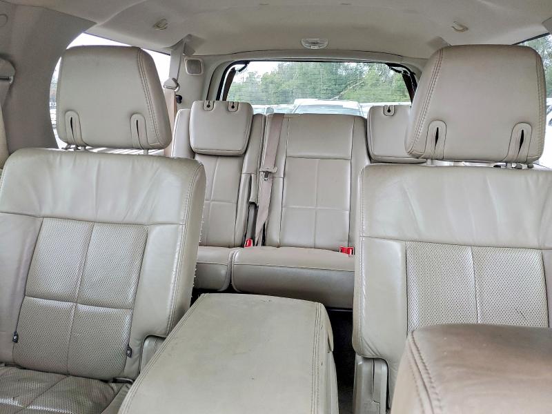 Photo 10 from auction – 2012 LINCOLN NAVIGATOR with VIN 5LMJJ3H54CEL03852