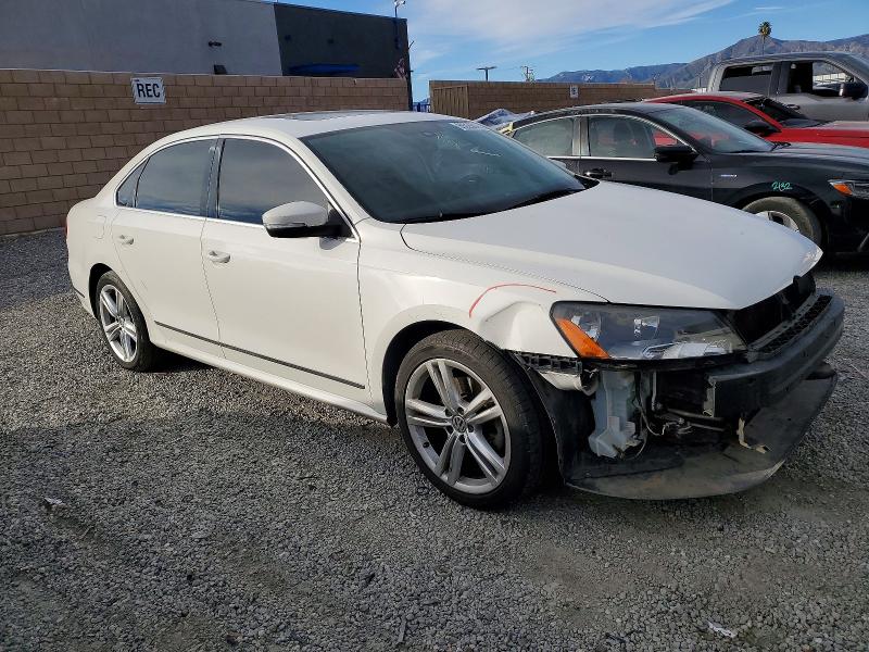 Photo 4 from auction – 2014 VOLKSWAGEN PASSAT SE with VIN 1VWBN7A37EC073686