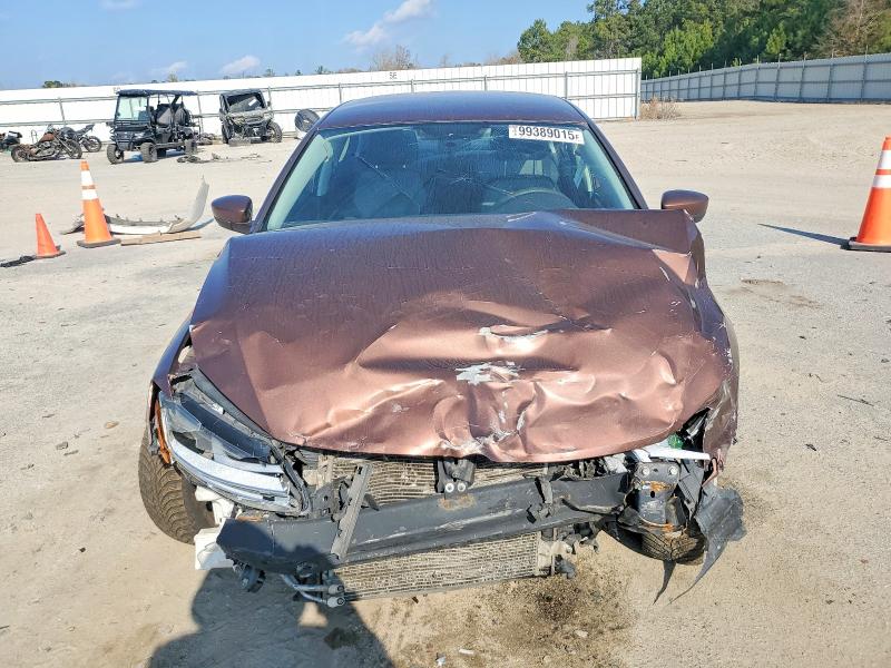 Photo 5 from auction – 2017 VOLKSWAGEN JETTA with VIN 3VW2B7AJ2HM382153
