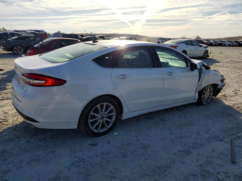 Photo 3 from auction – 2017 FORD FUSION with VIN 3FA6P0H71HR402179
