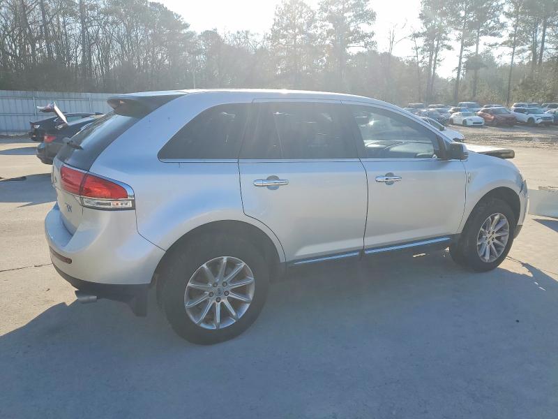 Photo 3 from auction – 2012 LINCOLN MKX with VIN 2LMDJ8JK3CBL14144