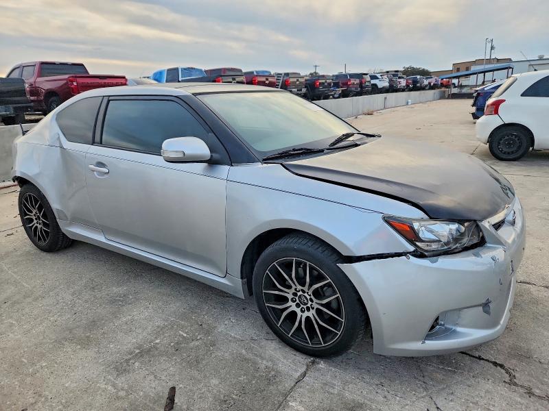 Photo 4 from auction – 2011 TOYOTA SCION TC with VIN JTKJF5C70B3011325