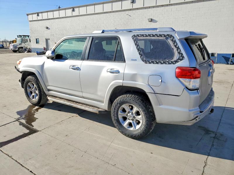 Photo 2 from auction – 2010 TOYOTA 4RUNNER SR with VIN JTEBU5JR1A5020166