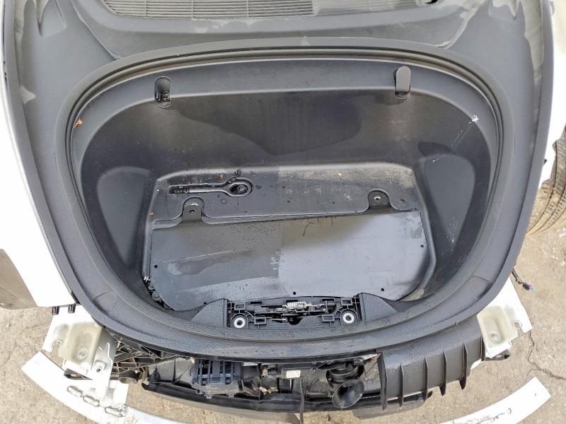 Photo 11 from auction – 2018 TESLA MODEL 3 with VIN 5YJ3E1EAXJF076186