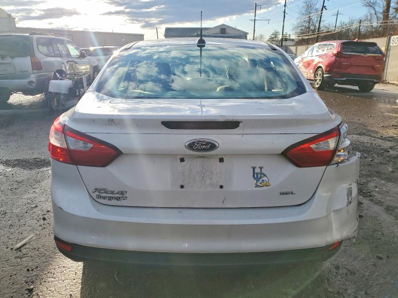 Foto 6 de la subasta – 2012 FORD FOCUS SEL con VIN 1FAHP3H27CL178096