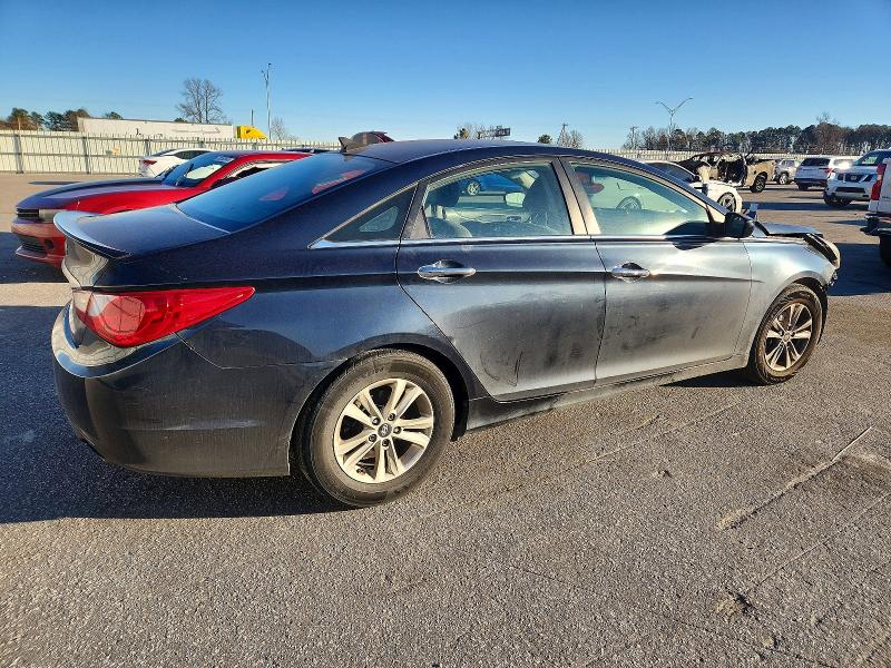 Foto 3 de la subasta – 2013 HYUNDAI SONATA con VIN 5NPEC4AC3DH581242