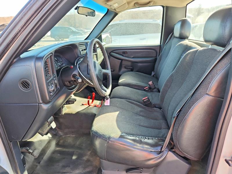 Photo 7 from auction – 2000 CHEVROLET SILVERADO with VIN 1GCEC14W5YE102720