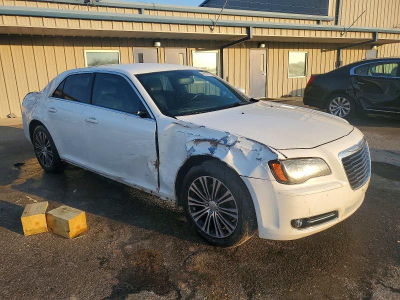 Photo 4 from auction – 2014 CHRYSLER 300 S with VIN 2C3CCAGTXEH139098