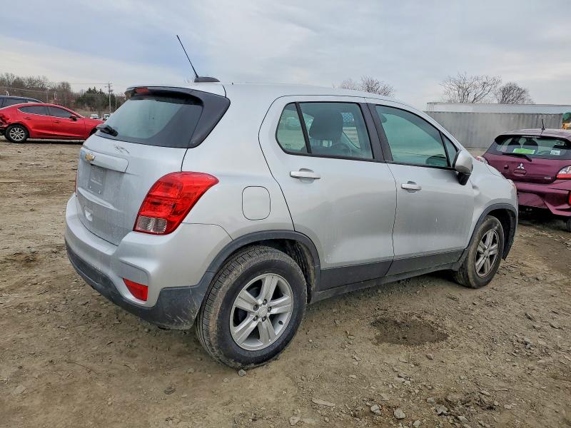 Photo 3 from auction – 2020 CHEVROLET TRAX with VIN 3GNCJKSB5LL162547