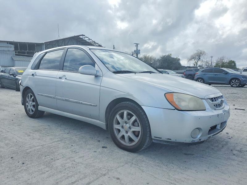 Photo 4 from auction – 2006 KIA SPECTRA5 with VIN KNAFE161865226359