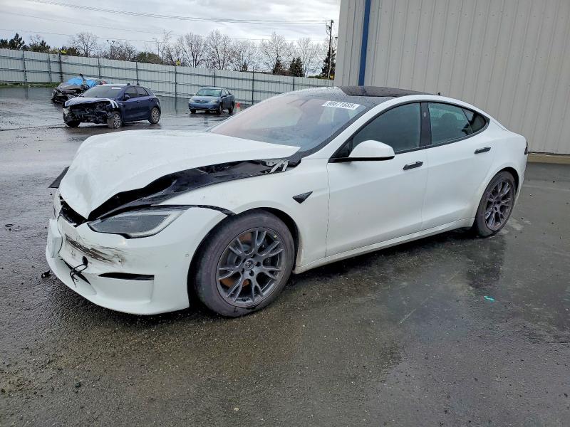 TESLA MODEL S 2022 with VIN 5YJSA1E5XNF476880 - Photo from auction