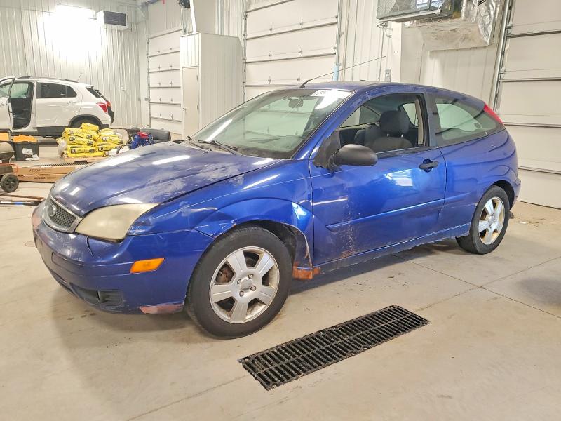 FORD FOCUS ZX3 2005 with VIN 3FAFP31N85R123656 - Photo from auction