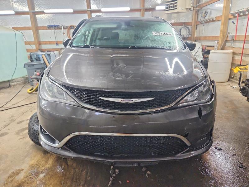 Photo 5 from auction – 2017 CHRYSLER PACIFICA with VIN 2C4RC1BG7HR569816
