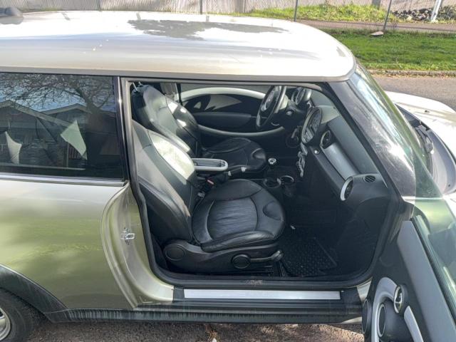 Photo 5 from auction – 2007 MINI COOPER with VIN WMWMF33557TU62732
