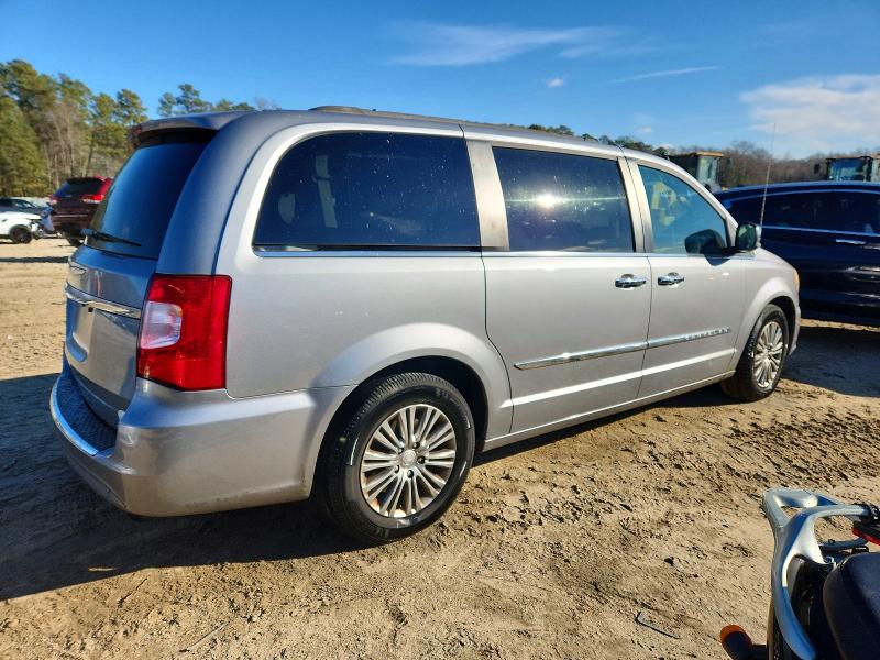 Photo 3 from auction – 2014 CHRYSLER TOWN & COU with VIN 2C4RC1CG1ER147955
