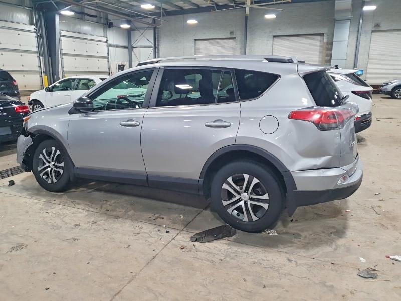 Foto 2 de la subasta – 2017 TOYOTA RAV4 LE con VIN 2T3BFREV8HW621428