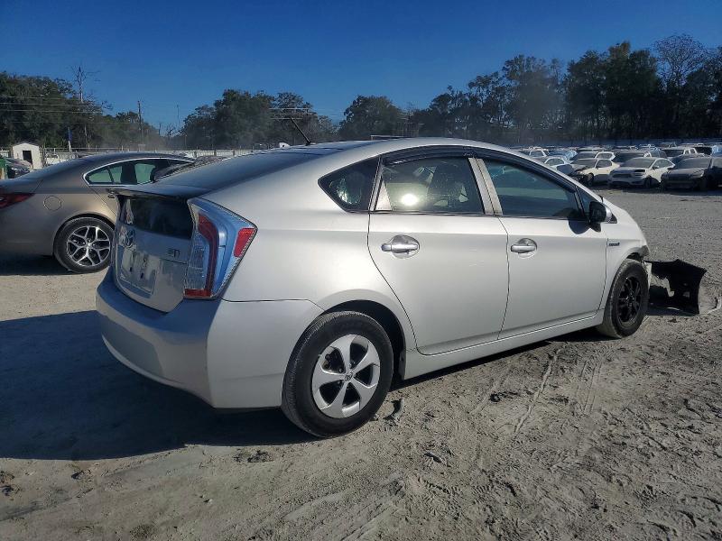 Photo 3 from auction – 2015 TOYOTA PRIUS with VIN JTDKN3DU1F0451875