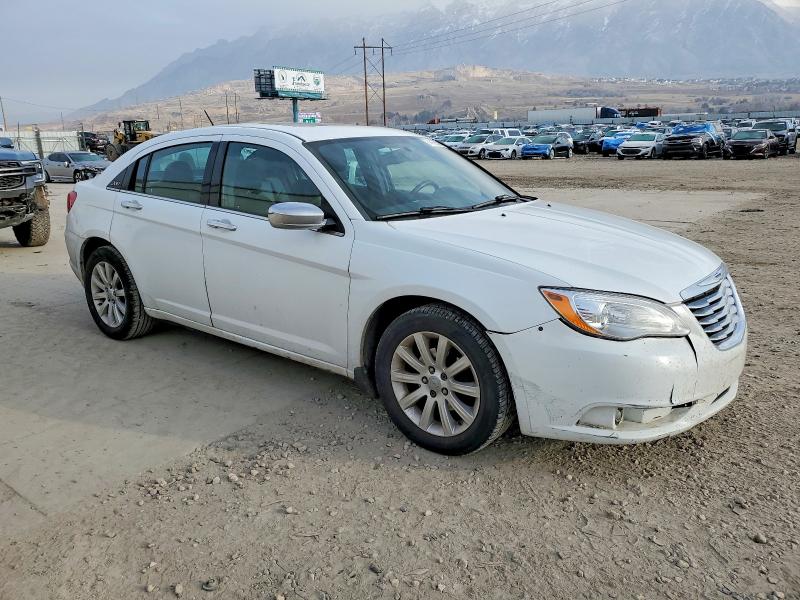 Photo 4 from auction – 2013 CHRYSLER 200 with VIN 1C3CCBCG7DN522629