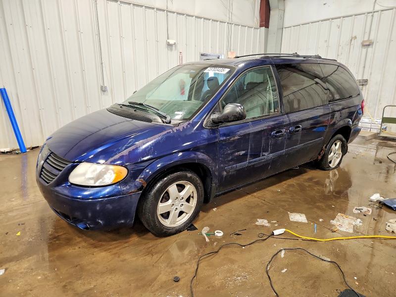 DODGE GRAND CARA 2005 with VIN 2D8GP44L05R507713 - Photo from auction