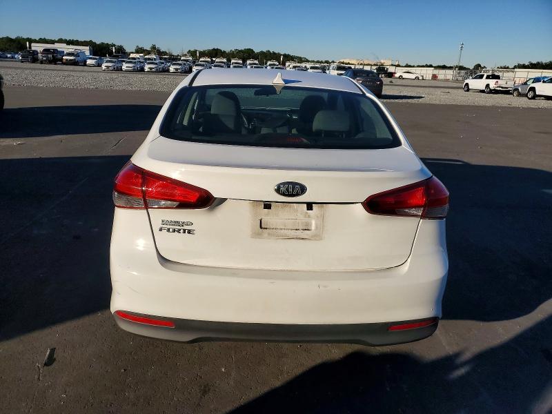 Photo 6 from auction – 2018 KIA FORTE with VIN 3KPFK4A7XJE235800