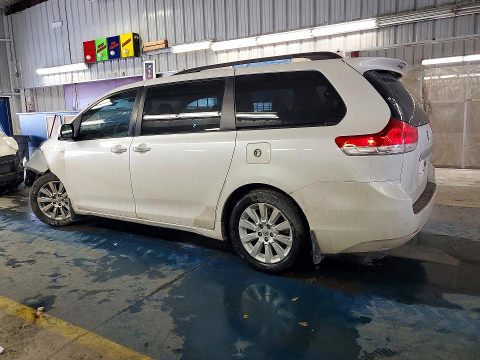 Photo 2 from auction – 2012 TOYOTA SIENNA with VIN 5TDYK3DCXCS255470