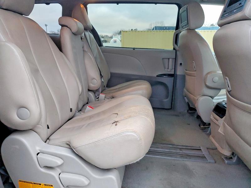 Foto 11 de la subasta – 2011 TOYOTA SIENNA con VIN 5TDKK3DC3BS020252