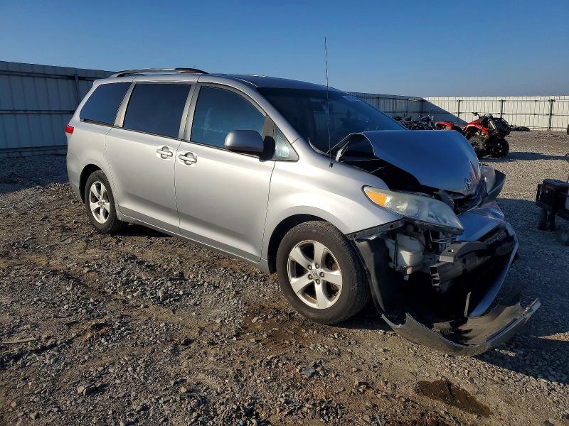 Photo 4 from auction – 2011 TOYOTA SIENNA LE with VIN 5TDKK3DC1BS158887