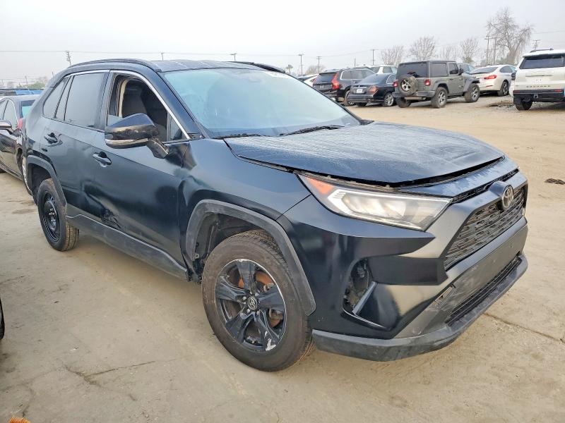 Photo 4 from auction – 2021 TOYOTA RAV4 with VIN 2T3W1RFV6MW165504