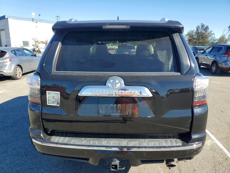Photo 6 from auction – 2018 TOYOTA 4RUNNER SR with VIN JTEBU5JR2J5511314