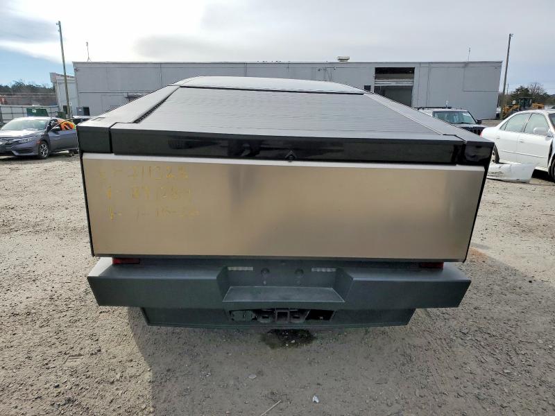 Photo 6 from auction – 2024 TESLA CYBERTRUCK with VIN 7G2CEHED3RA048335